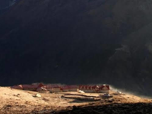 Mountain Lodges Of Nepal - Kongde Exterior photo